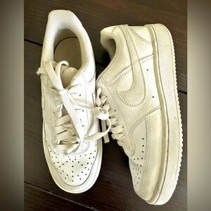 Nike women’s sneakers